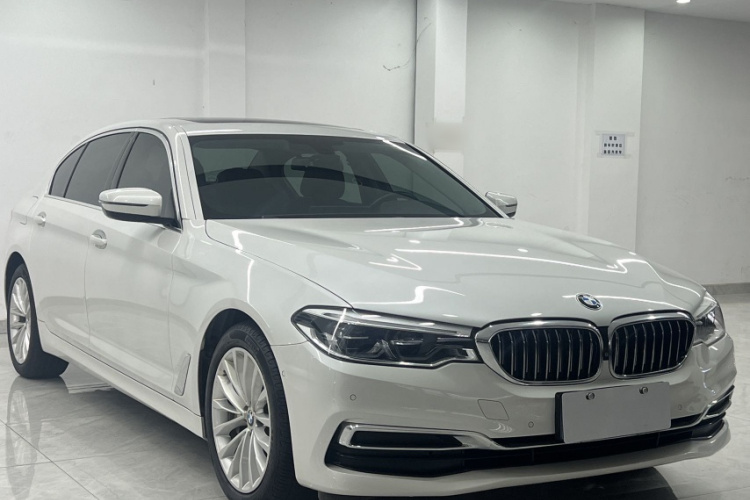 宝马5系 2020款 530Li 领先型 豪华套装车身外观6003