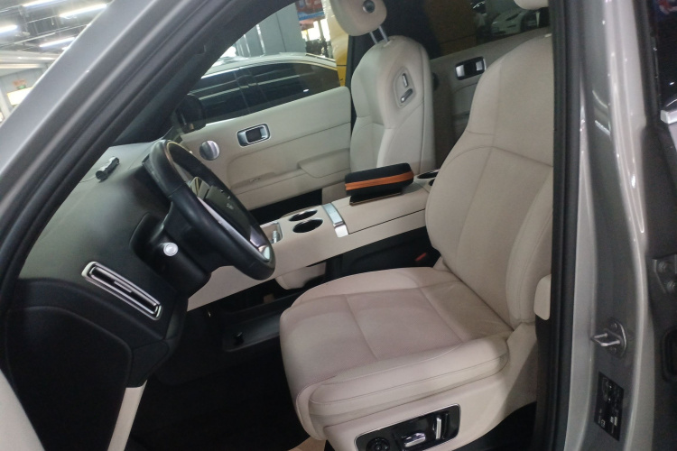 理想汽车 理想L9 2024款 Ultra中控内饰19