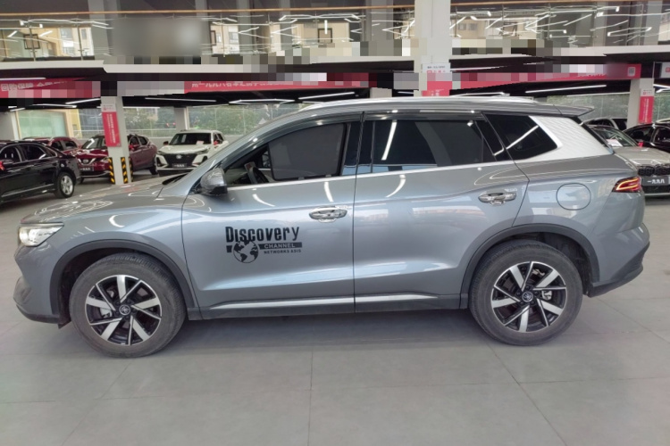 比亚迪 宋Pro新能源 2024款 荣耀版 DM-i 71KM超越型车身外观4