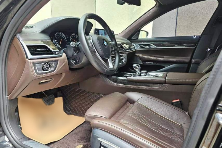 宝马7系 2016款 730Li 豪华型中控内饰7003