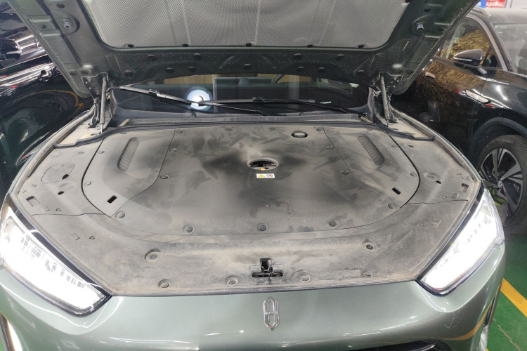 鸿蒙智行 问界M5 2022款 增程四驱性能版局部细节24