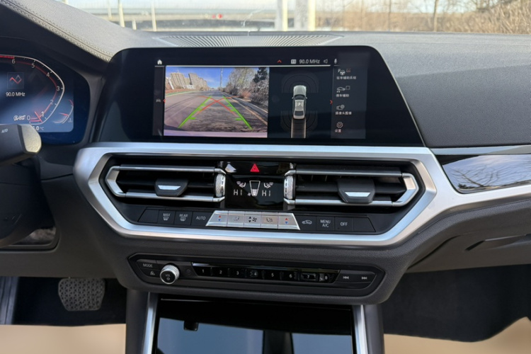 宝马3系 2020款 320Li M运动套装中控内饰7010