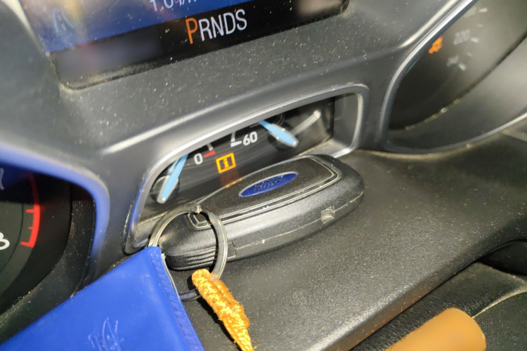 福特 福克斯 2015款 三厢 EcoBoost 180 自动旗舰型中控内饰7001