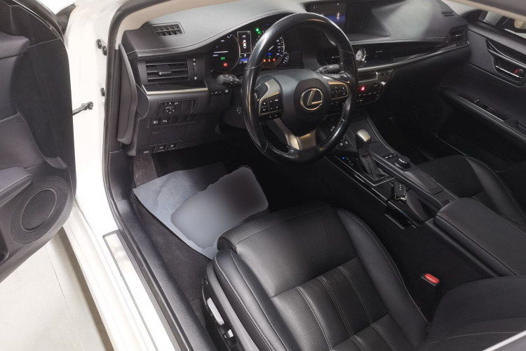 雷克萨斯ES 2015款 300h 舒适版中控内饰20