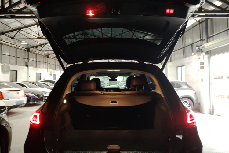 奔驰GLE 2023款 GLE 350 4MATIC 时尚型局部细节23