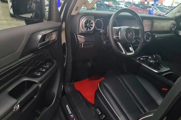 坦克300 2023款 越野版 2.0T 征服者中控内饰7002