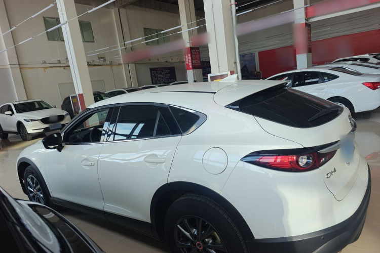 马自达CX-4 2020款 2.0L 自动两驱蓝天活力版车身外观4