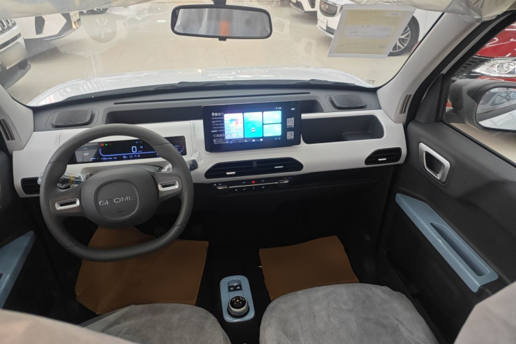 吉利银河 2024款 熊猫mini 200km 耐力熊中控内饰12