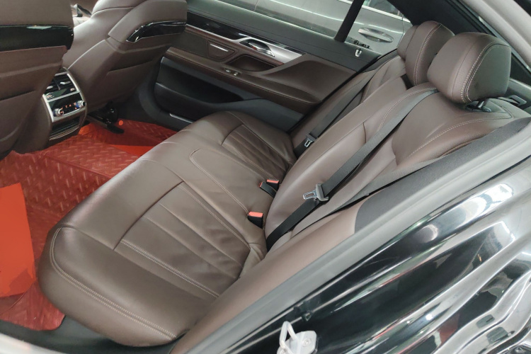 宝马7系 2018款 730Li 领先型 M运动套装中控内饰21