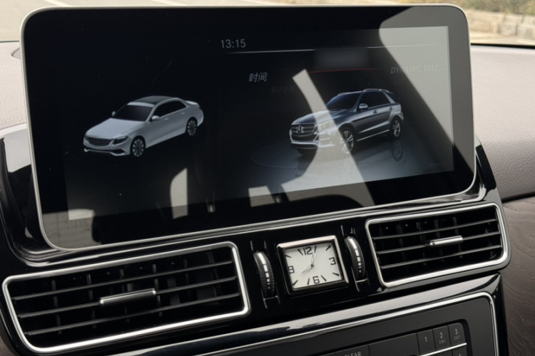 奔驰GLE 2015款 GLE 400 4MATIC局部细节16