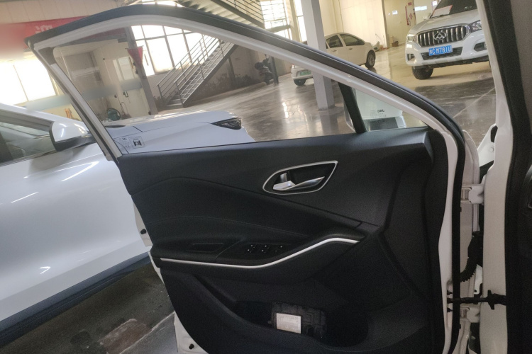 江汽集团 嘉悦X4 2020款 1.5T CVT超越型中控内饰7004