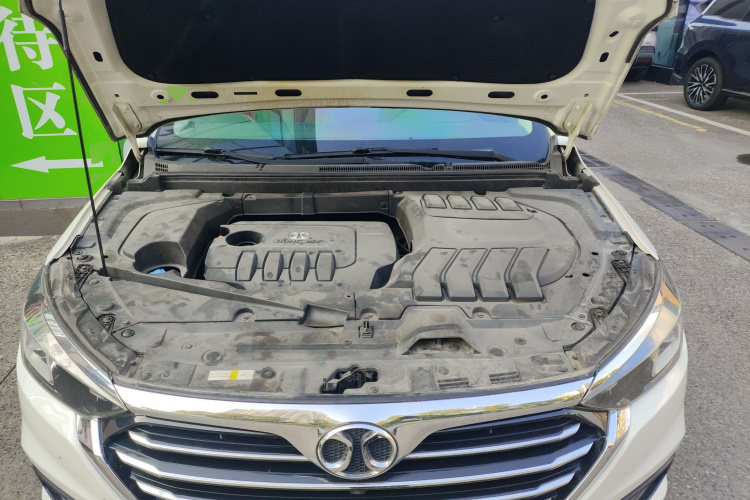 北京汽车 绅宝D50 2018款 1.5L CVT尊贵智驾版机舱底盘24