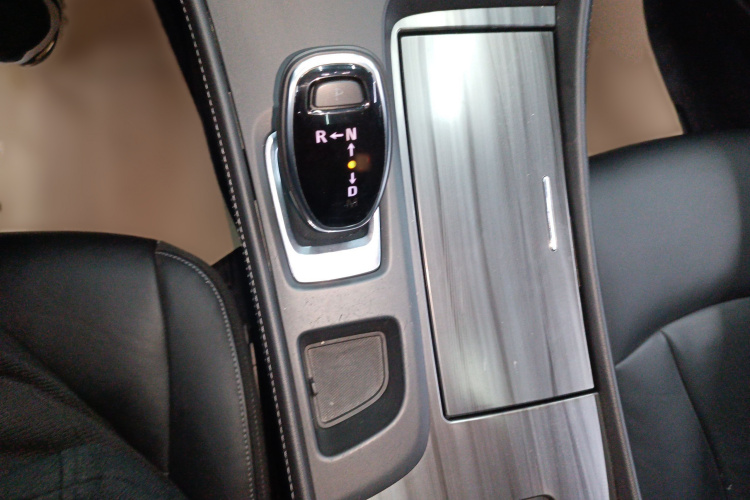 别克 君越 2016款 改款 28T 精英型局部细节18