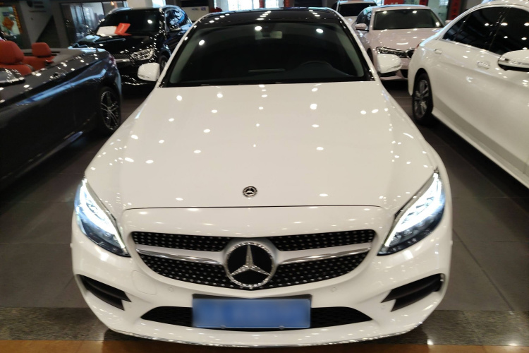 奔驰C级 2019款 改款 C 260 L 运动版车身外观2