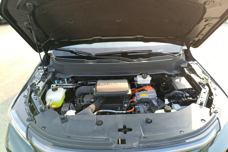 蓝电E5 PLUS 2025款 120km 标准旅行定制版 7座局部细节24