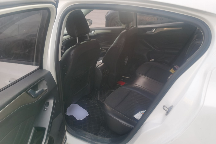 福特 福克斯 2020款 三厢 EcoBoost 180 自动锋潮型中控内饰21