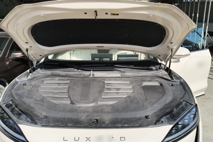 鸿蒙智行 智界R7 2025款 增程 251km Max机舱底盘24