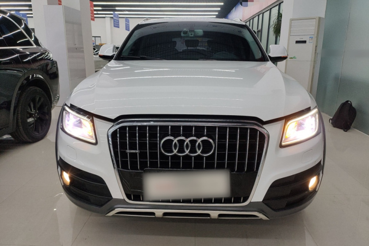 奥迪Q5 2017款 Plus 40 TFSI 技术型车身外观2