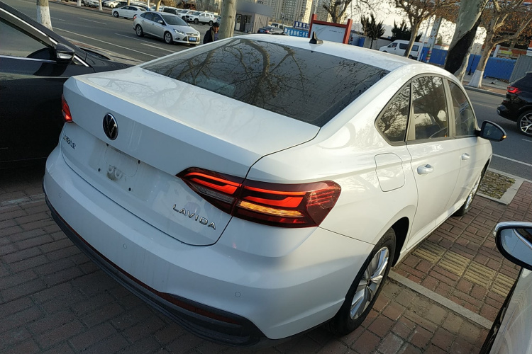 大众 朗逸 2023款 改款 1.5L 自动得逸版车身外观7