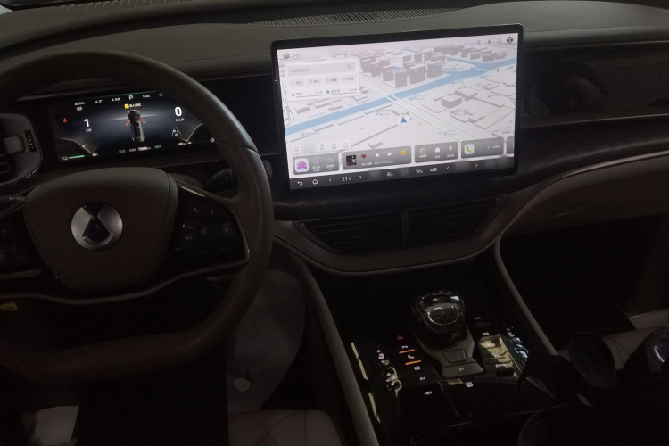 腾势D9 2023款 DM-i 945 公务版中控内饰12