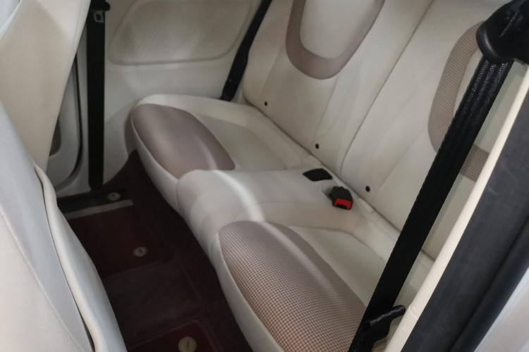 五菱汽车 宏光MINIEV 2024款 第三代 215km 青春版中控内饰21