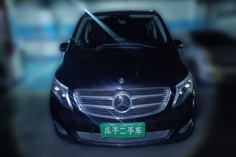 奔驰V级 2018款 V 260 L 尊贵加长版 国VI车身外观2