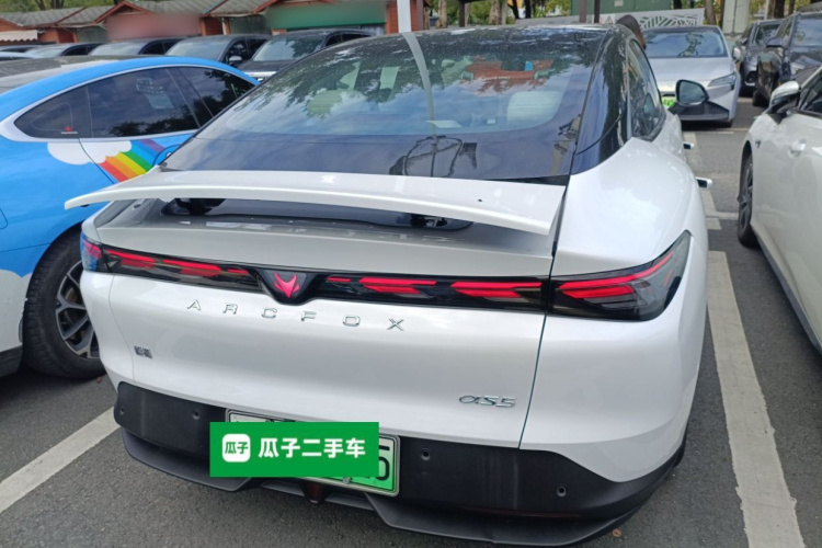 ARCFOX极狐 极狐 阿尔法S5 2024款 560MAX 185kW车身外观6