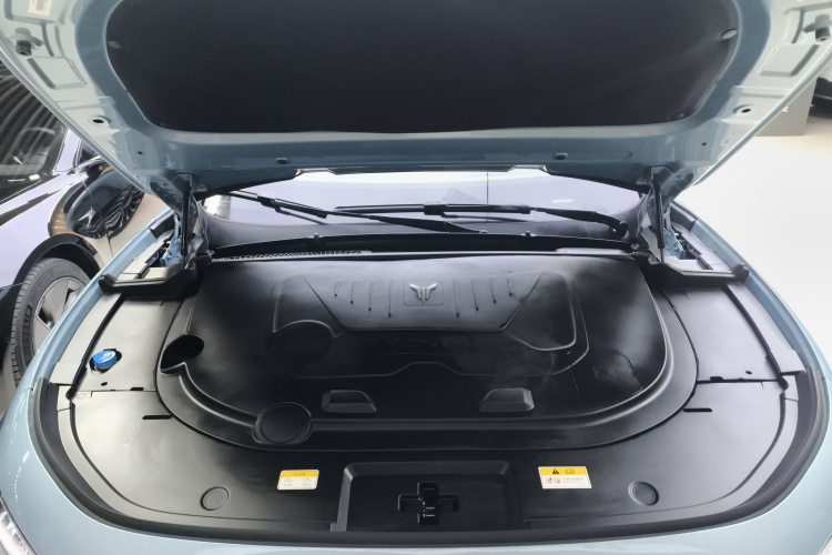 岚图汽车 岚图FREE 2021款 四驱标准增程专属豪华套装机舱底盘24