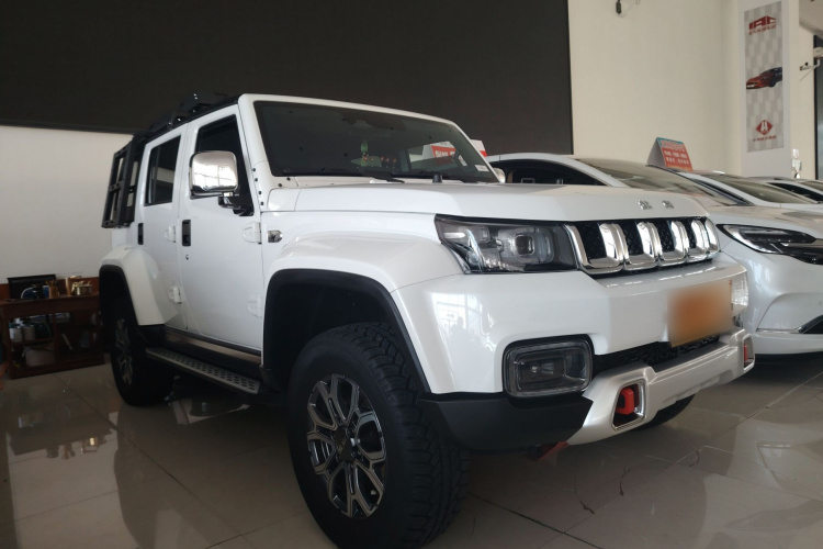 北京越野 北京BJ40 2023款 2.0T 自动四驱城市猎人版侠客型车身外观6002