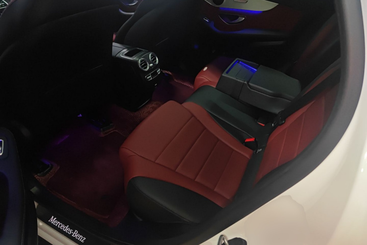 奔驰GLC 2022款 改款二 GLC 260 L 4MATIC 豪华型中控内饰7004