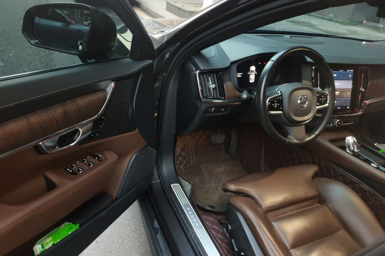 沃尔沃S90 2022款 B5 智远豪华版中控内饰20