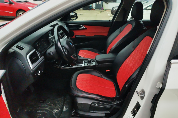 宝马1系 2017款 118i 时尚型中控内饰19