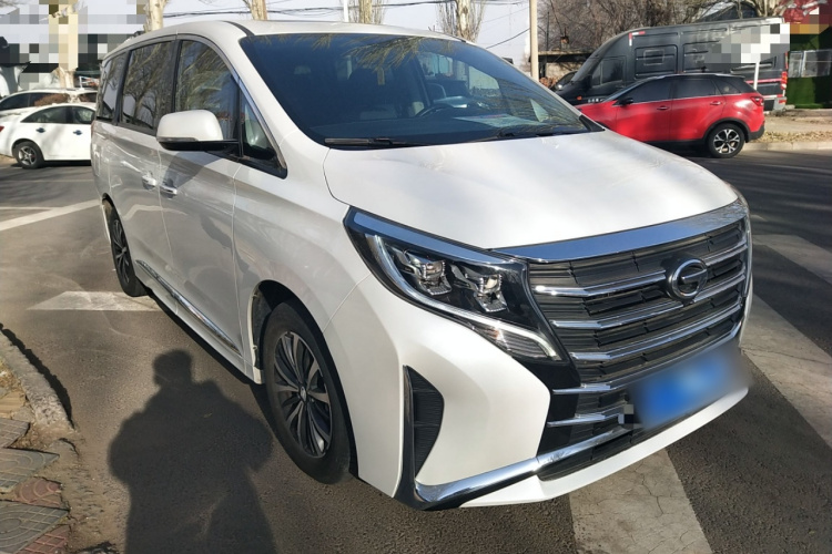 广汽传祺 传祺M8 2023款 领秀系列 390T 尊享版车身外观3