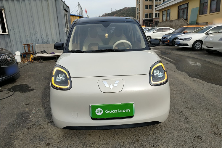 五菱汽车 宏光MINIEV 2025款 四门版 臻享+款车身外观2