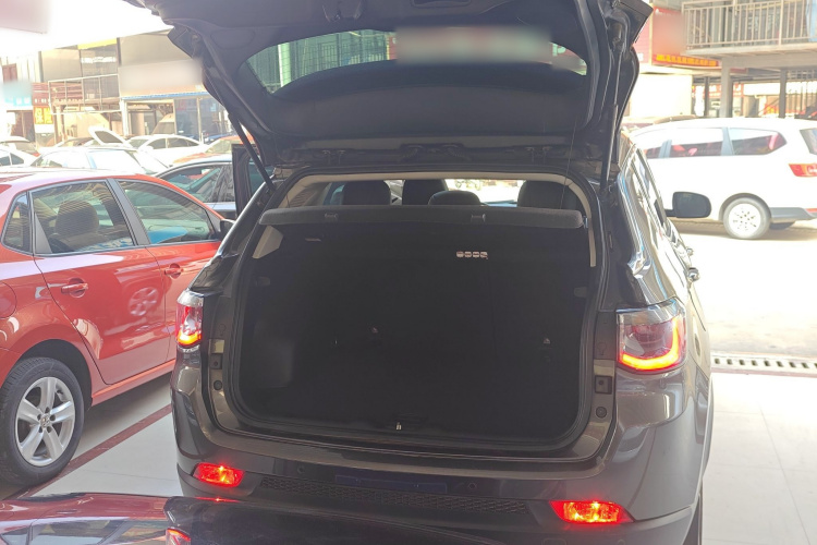 Jeep 指南者 2017款 200T 自动家享版局部细节23