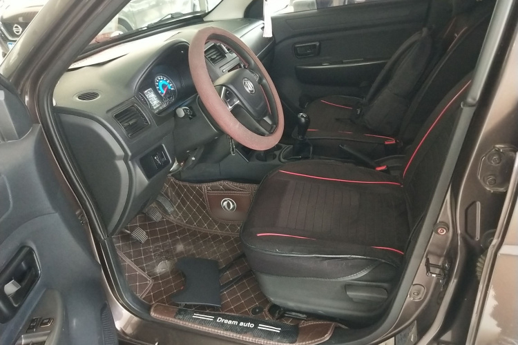 东风风光 风光330 2019款 1.5L手动实用型II 国VI中控内饰19