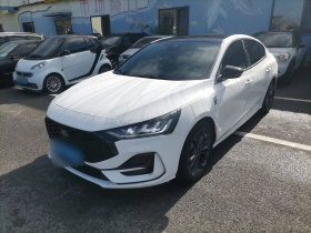 福特 福克斯 2022款 三厢 EcoBoost 180 自动ST Line
