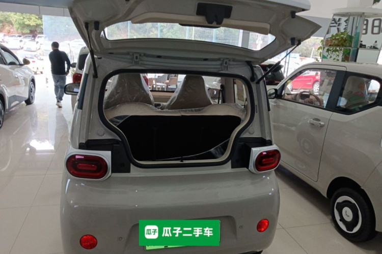 五菱汽车 宏光MINIEV 2024款 第三代 215km 青春版机舱底盘23