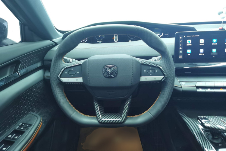 长安UNI-V 2023款 1.5T 尊享型中控内饰13