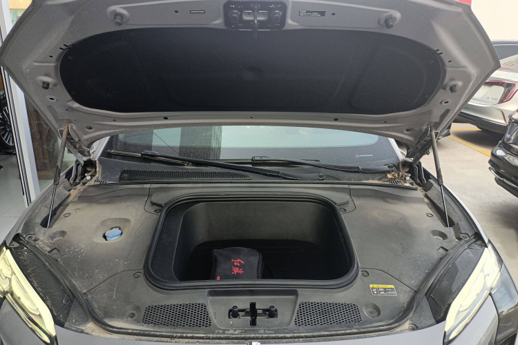 红旗EH7 2024款 760 Pro+ 四驱版局部细节14