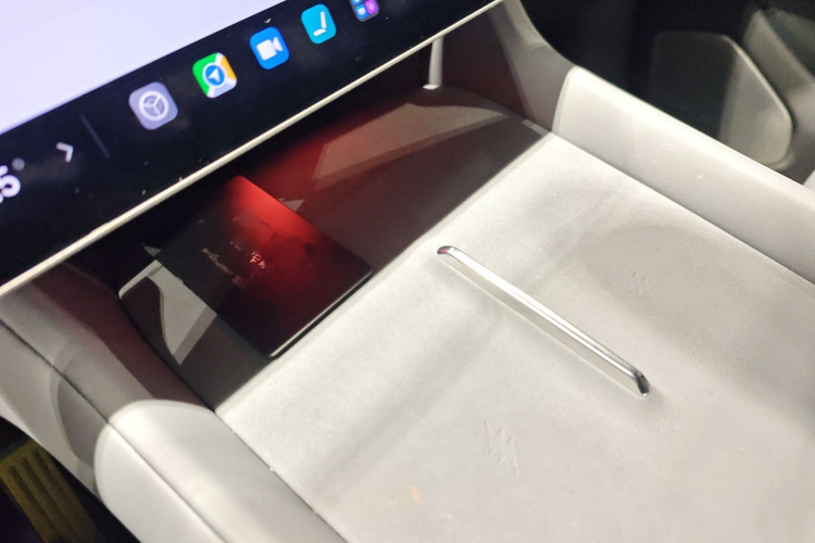 小米汽车 小米YU7 2025款 超长续航高性能四驱Max版中控内饰7001