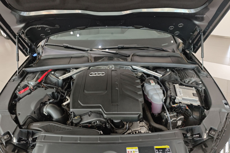 奥迪A4L 2024款 40 TFSI 豪华动感型机舱底盘24