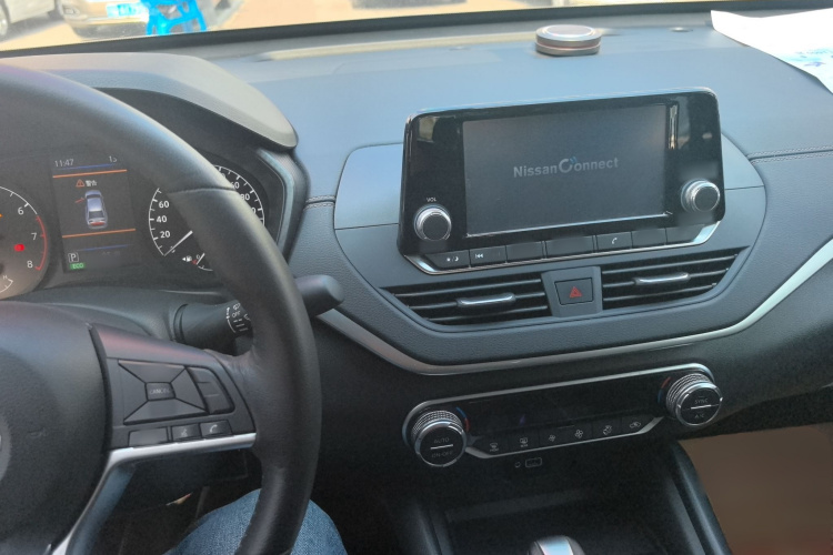 日产 天籁 2019款 2.0L XL 舒适版中控内饰12