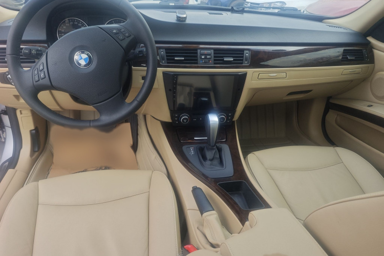 宝马3系 2012款 320i 时尚型中控内饰7001