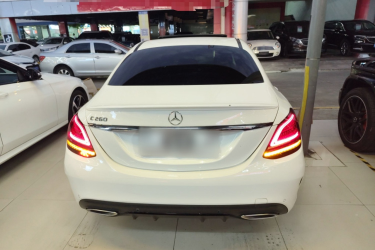 奔驰C级 2019款 C 260 运动版车身外观6