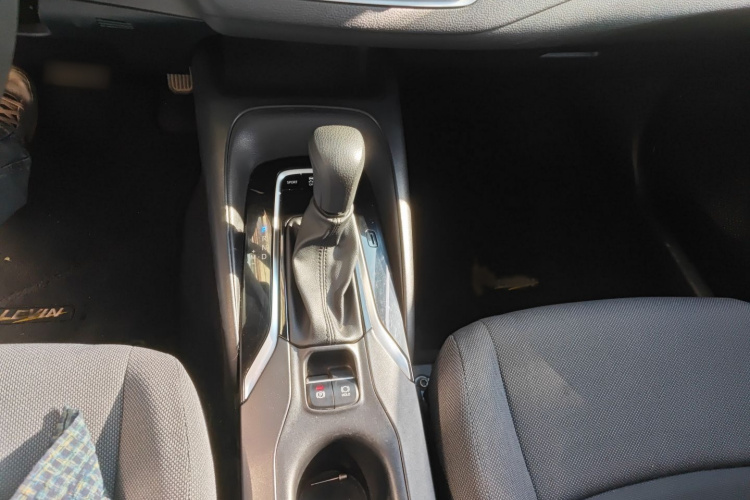 丰田 雷凌 2022款 185T CVT豪华版局部细节18