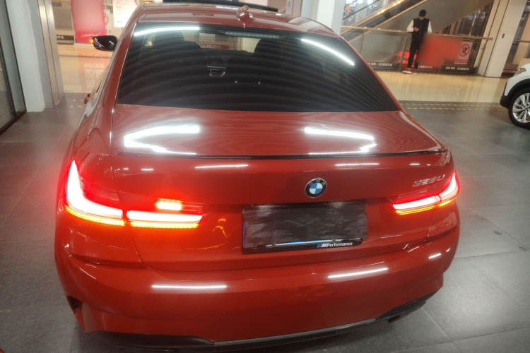 宝马3系 2020款 325Li M运动曜夜套装车身外观6