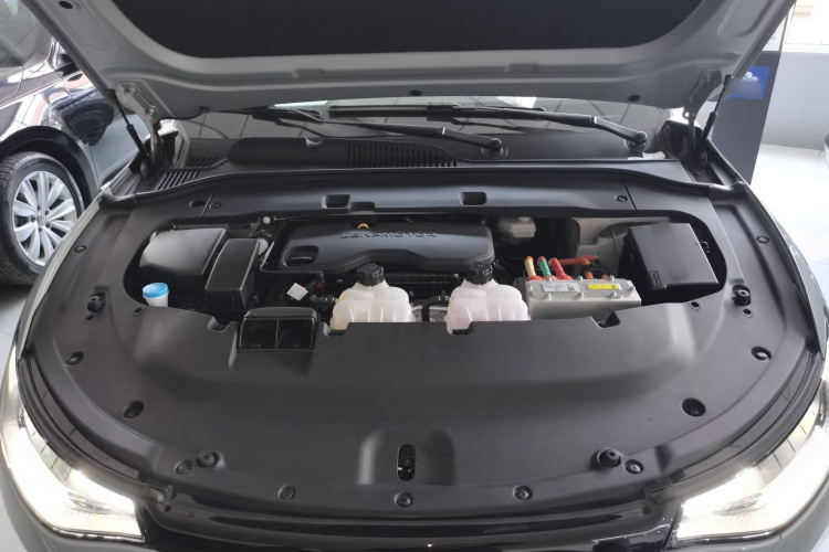 零跑汽车 零跑C01 2024款 增程 316尊享版机舱底盘24