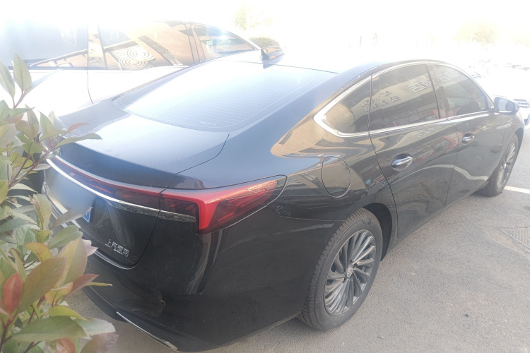 别克 君越 2025款 28T 白金版车身外观6005