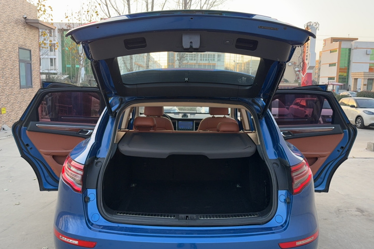 众泰SR9 2017款 2.0T 自动极致之心版局部细节23